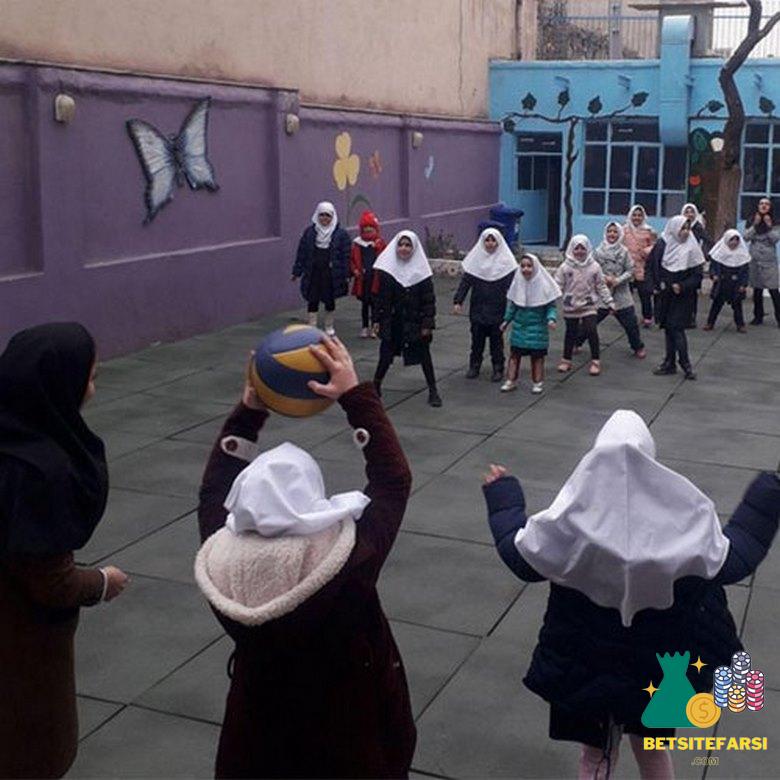 تاریخچه بازی وسط تنها